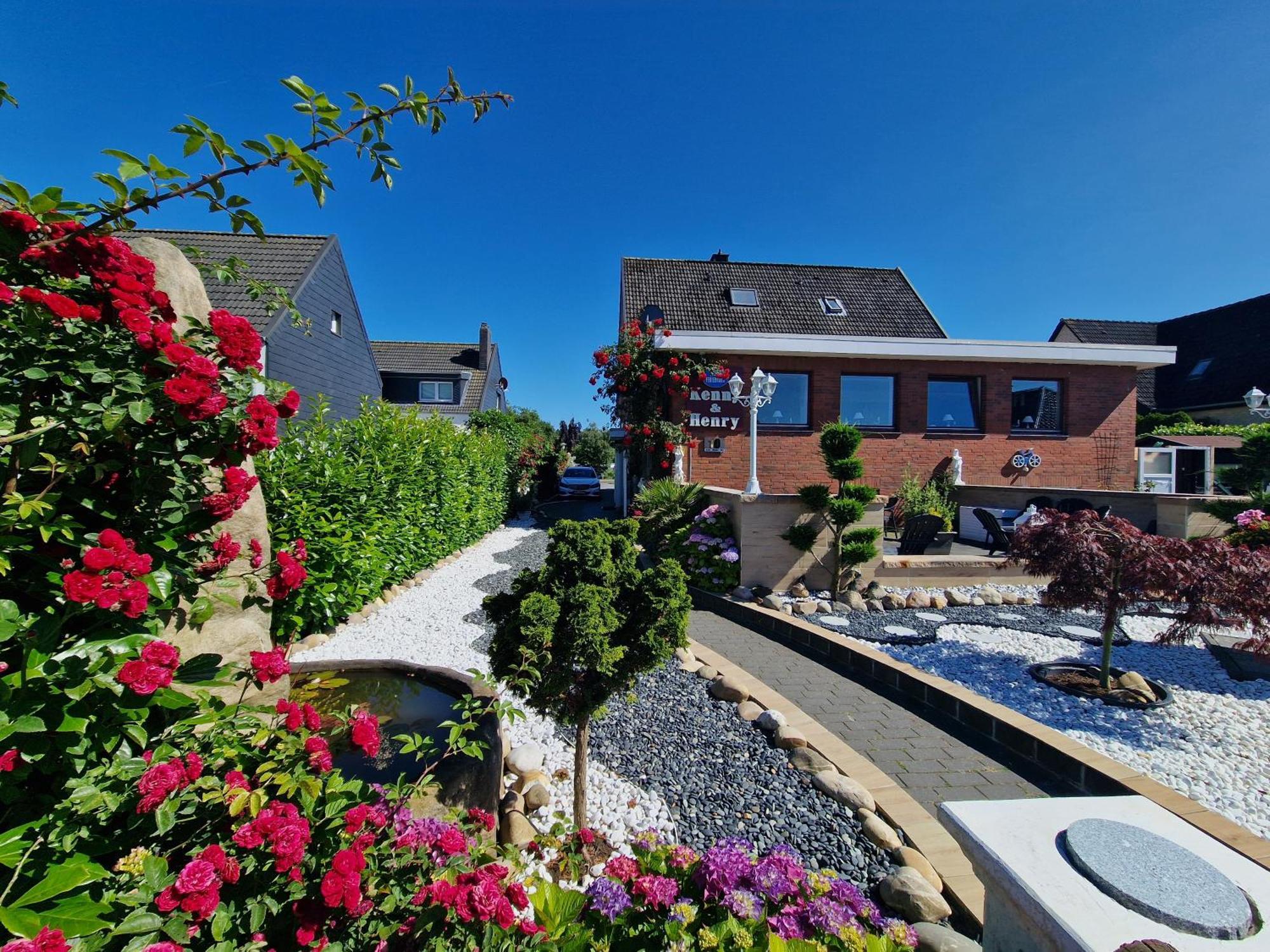 Hotel Kenny & Henry Cuxhaven Exterior photo